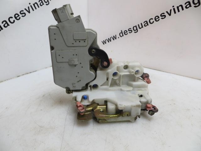 Fechadura porta frontal esquerda | Nissan Primera