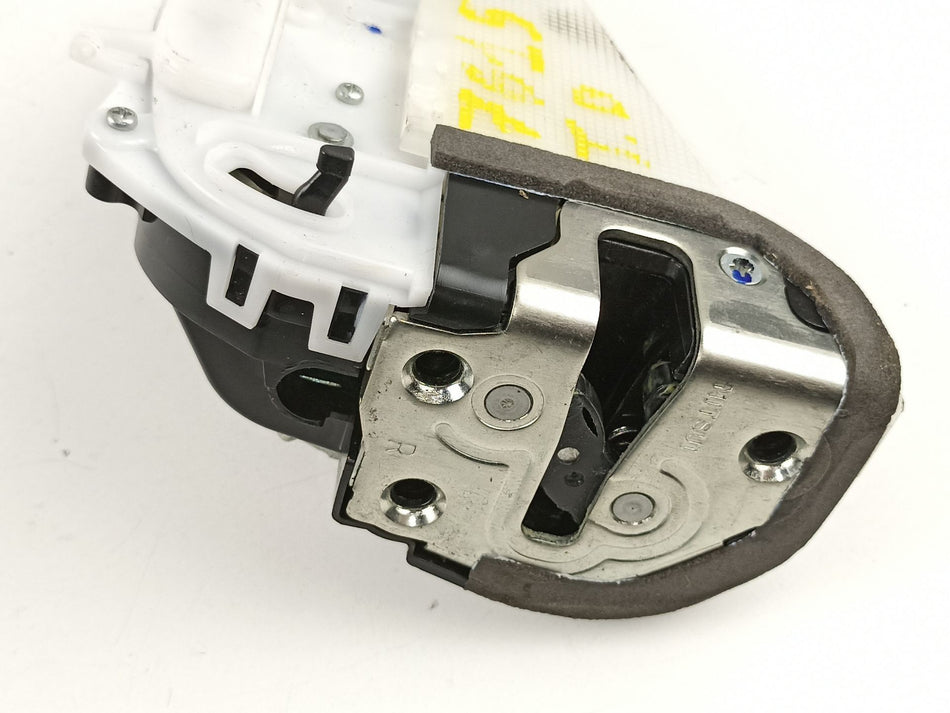 Fechadura porta traseira direita | Toyota Yaris