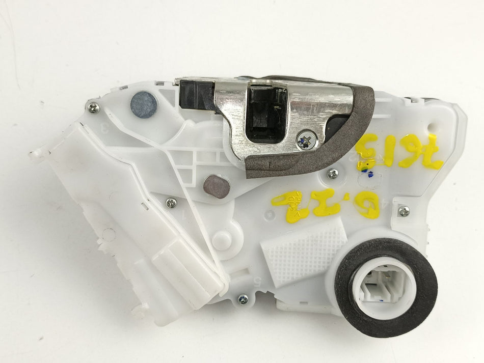 Fechadura porta frontal esquerda | Toyota Yaris