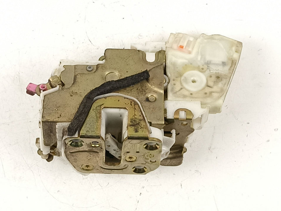 Fechadura porta traseira esquerda | Nissan Navara