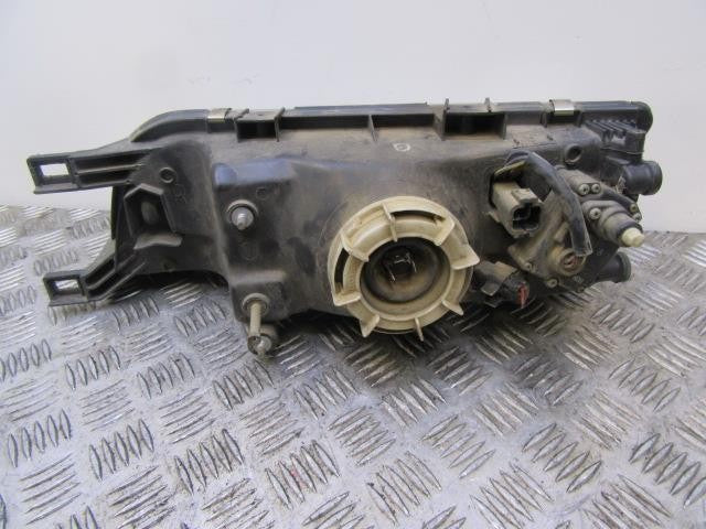 Ótica direita | Nissan Almera