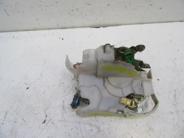 Fechadura porta frontal direita | Nissan Cabstar