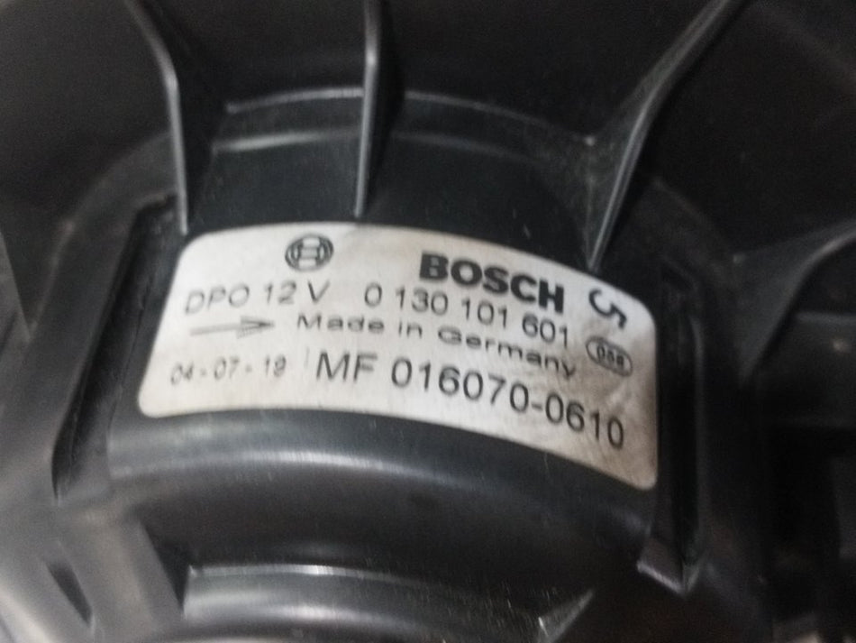 Fechadura porta frontal esquerda | Toyota Land Cruiser (J10)