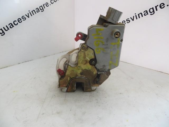 Fechadura porta traseira esquerda | Nissan Primera