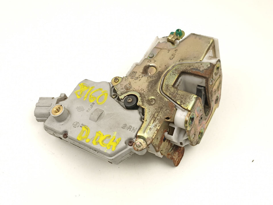 Fechadura porta frontal direita | Nissan Primera Hatchback (P11)