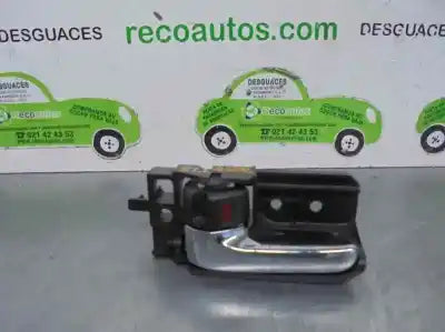 Puxador interior traseiro esquerdo | Toyota Avensis Sedán (T25)