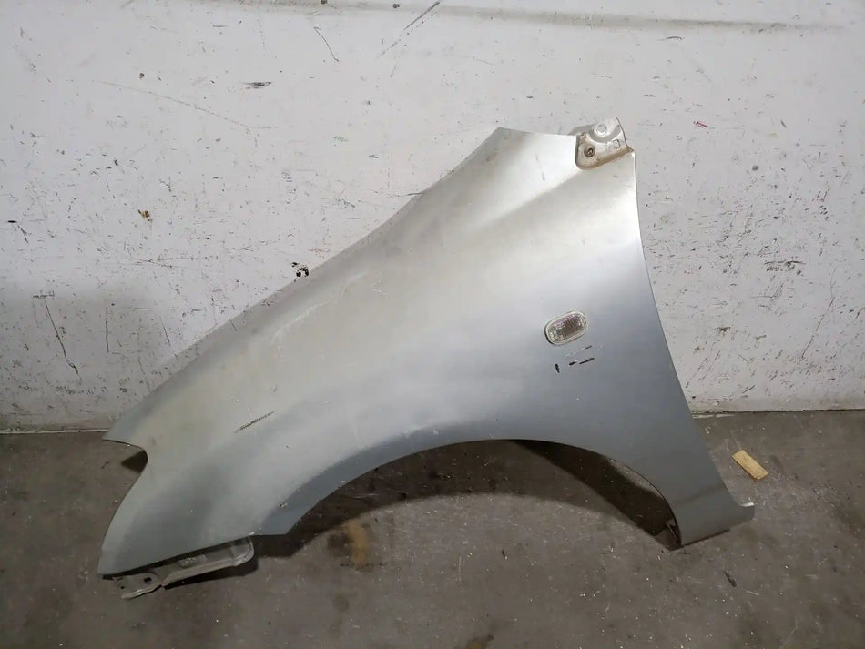 Guarda lamas esquerdo | Toyota Corolla E12