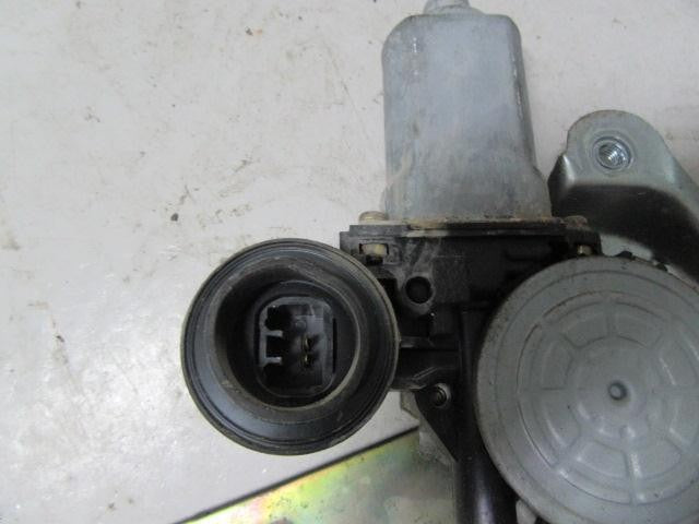 Elevador dos vidros traseiro esquerdo | Toyota RAV4