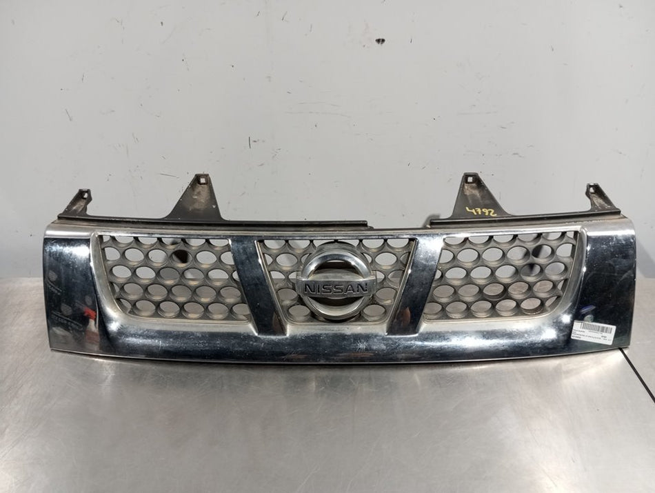 Grelha frontal | Nissan Navara Pick-Up (D40M)