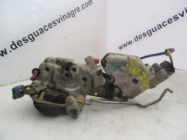 Fechadura porta frontal direita | Nissan 300