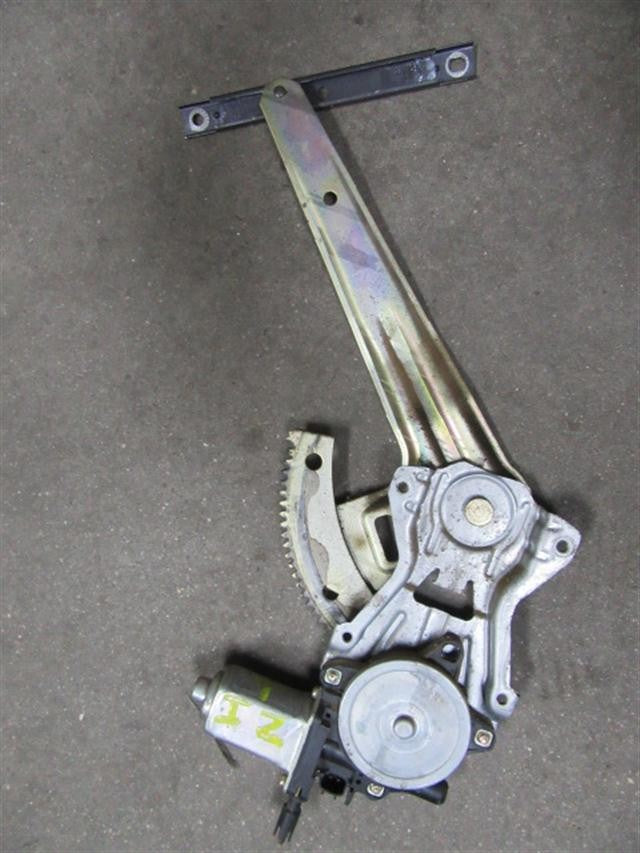 Elevador dos vidros traseiro esquerdo | Nissan Almera