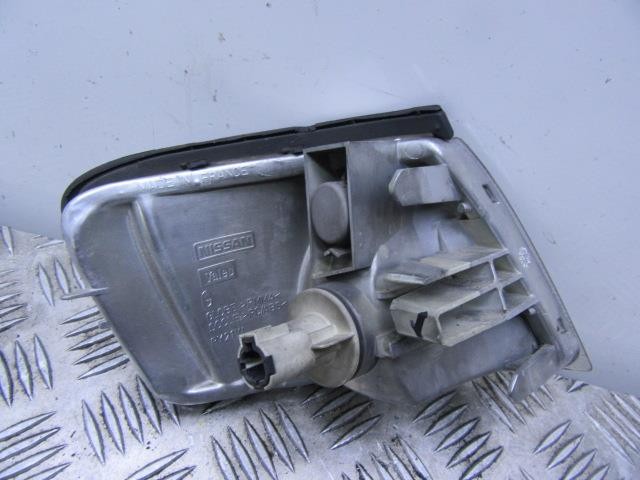 Pisca frontal esquerdo | Nissan Primera