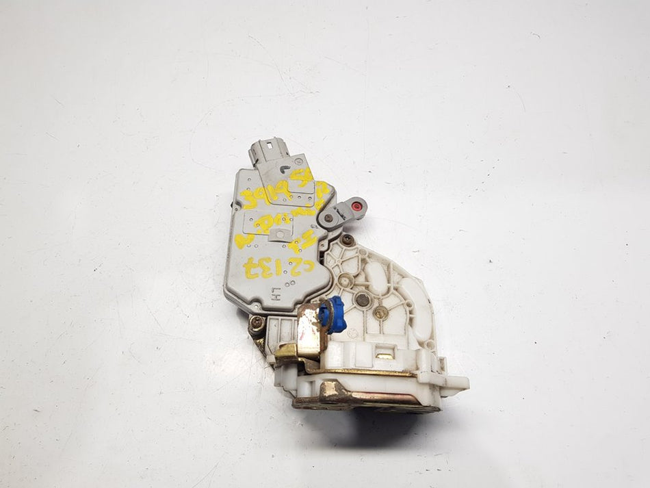 Fechadura porta traseira esquerda | Nissan Primera Berlina (P11)