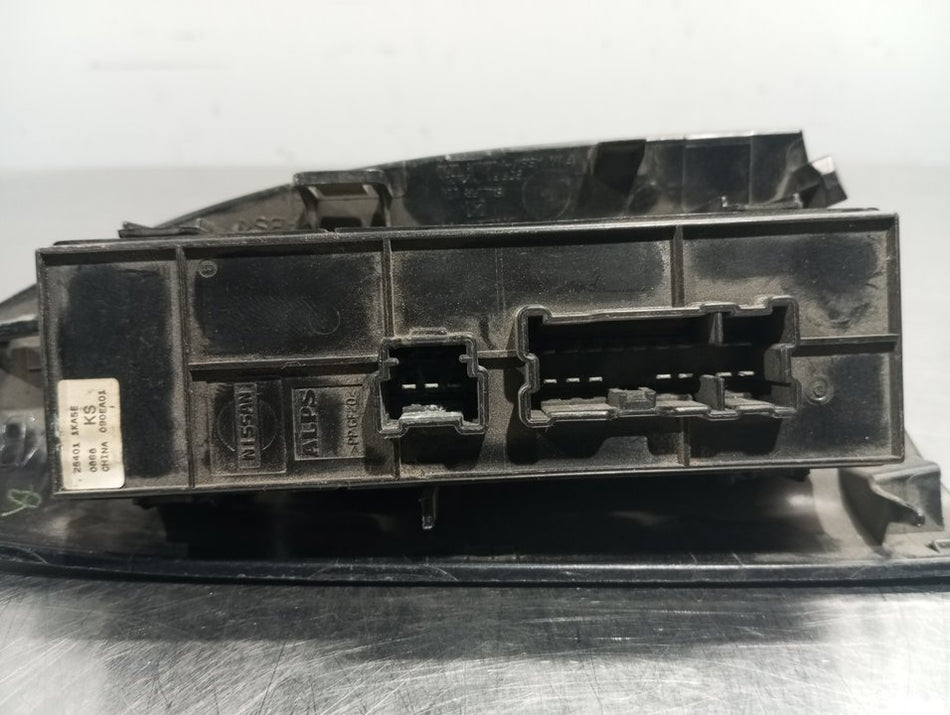 Interruptor do vidro frontal esquerdo | Nissan Juke (F15E)