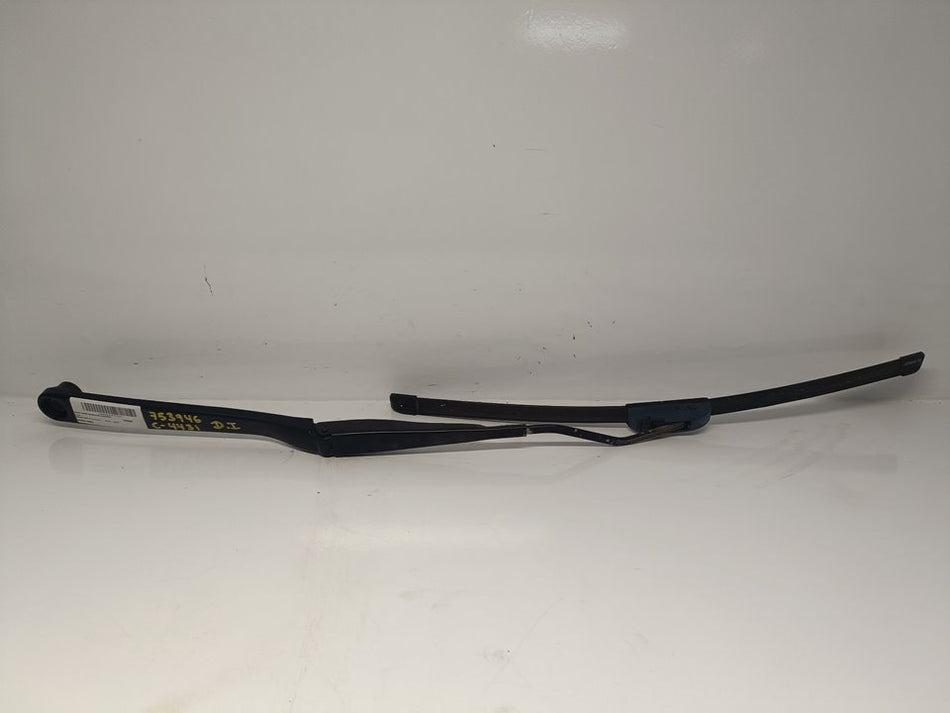 Braço limpa-vidros frontal esquerdo | Nissan Juke (F15E)