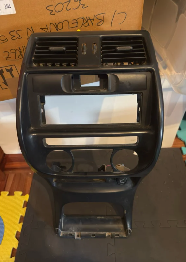 Consola | Nissan Terrano (R20)