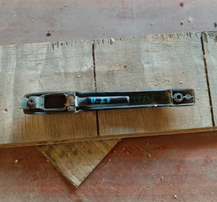 Puxador exterior frontal esquerdo | Nissan Trade