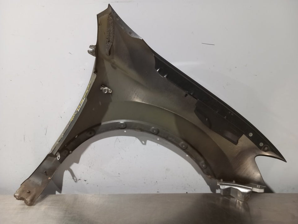 Guarda-lamas frontal esquerdo | Nissan Qashqai (J10)