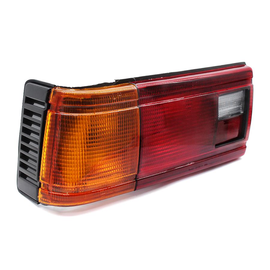 Farolim traseiro esquerdo 26555-03A01 | Nissan