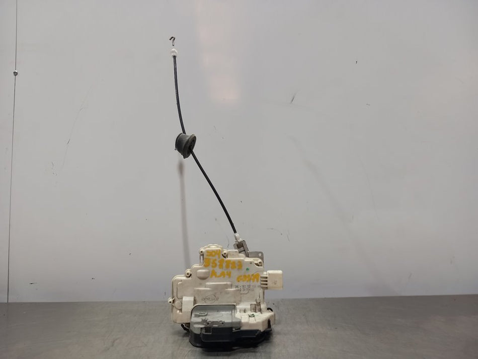 Fechadura porta frontal direita | Audi A4 Avant (8E)