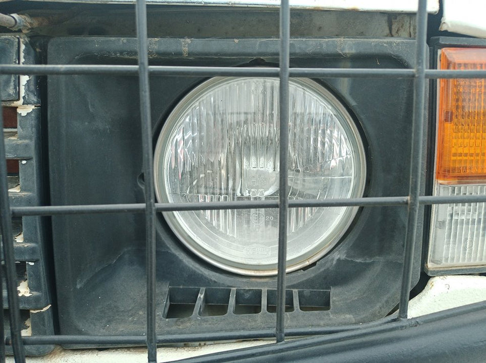 Ótica esquerda | Mitsubishi Pajero (L040)