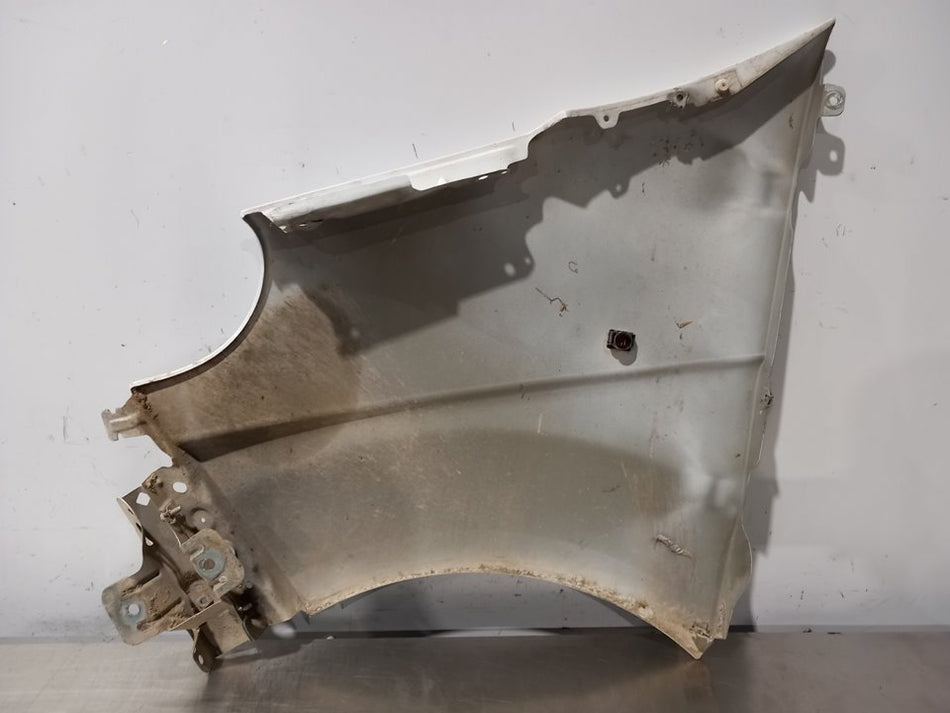 Guarda-lamas frontal direito | Nissan Primastar (X83)