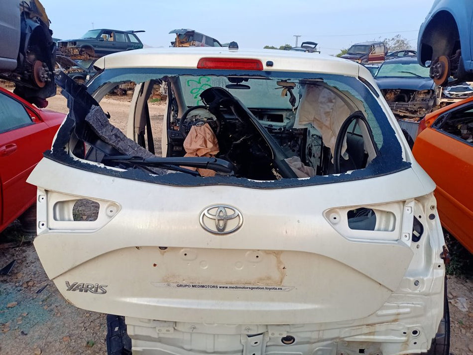 Porta da mala | Toyota Yaris (P13)