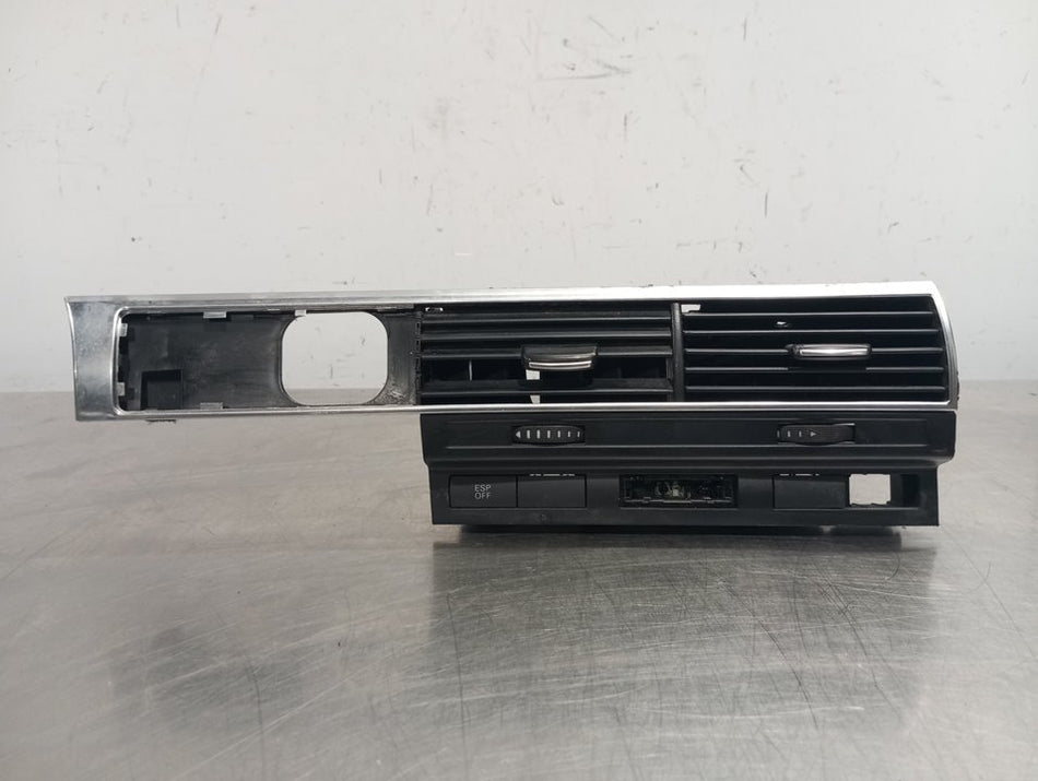 Grelha de ventilação | Audi 6 Berlina (4F2)