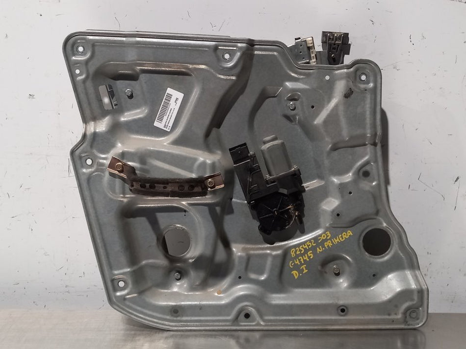 Elevador dos vidros frontal esquerdo | Nissan Primera Berlina (P12)