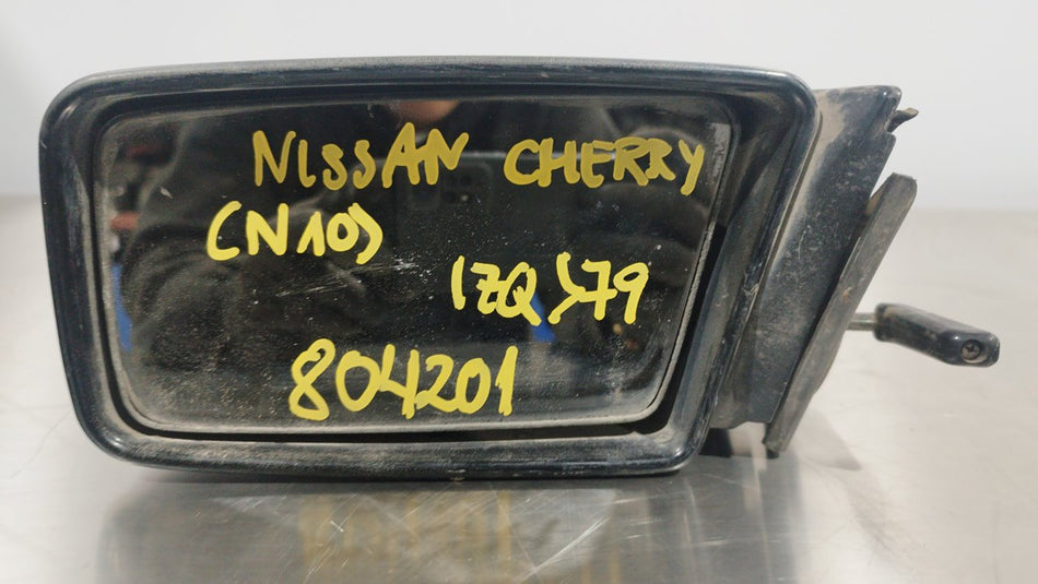 Espelho retrovisor esquerdo | Nissan Cherry (N10)