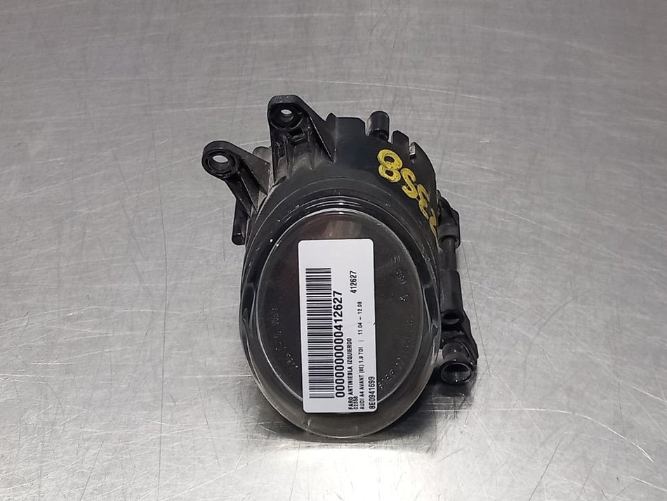 Farol de nevoeiro esquerdo | Audi A4 Avant (8E)