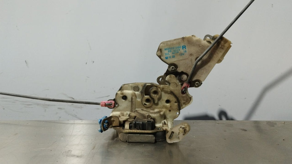 Fechadura porta frontal direita | Nissan 100 NX (B13)
