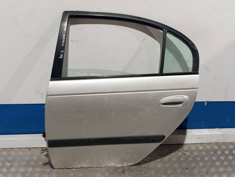Porta traseira esquerda | Toyota Avensis Berlina (T22)
