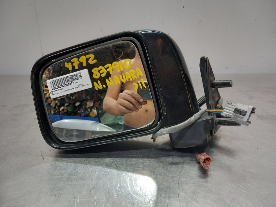 Espelho retrovisor esquerdo | Nissan Navara Pick-Up (D40M)