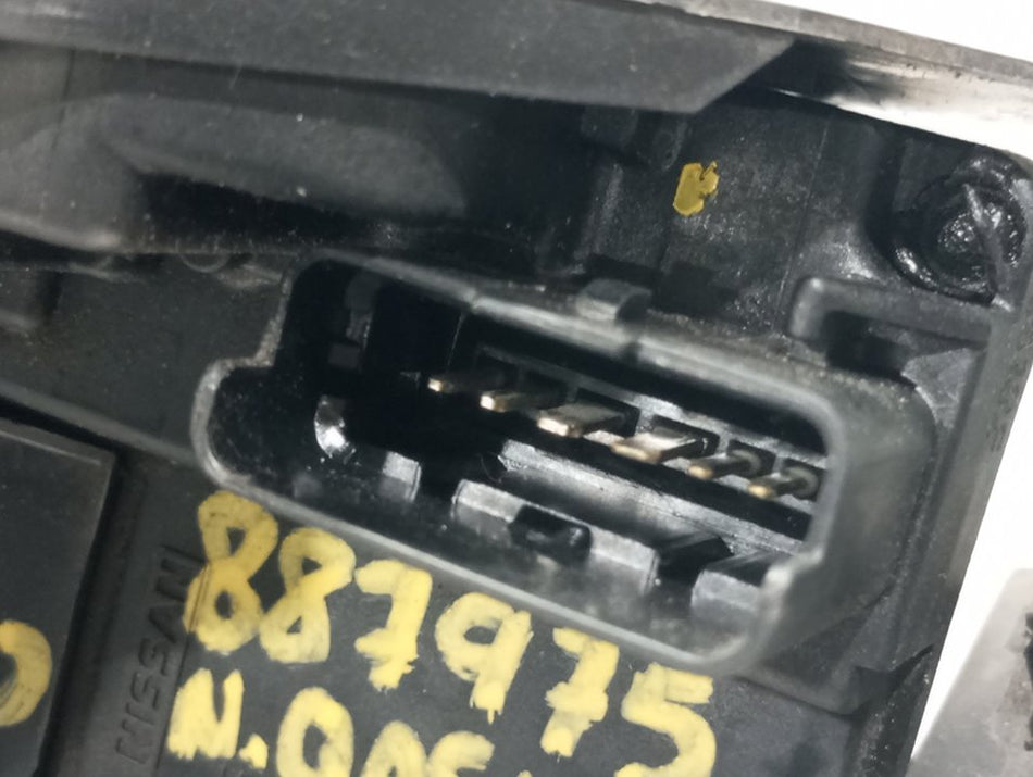 Fechadura porta frontal direita | Nissan Qashqai (J10)