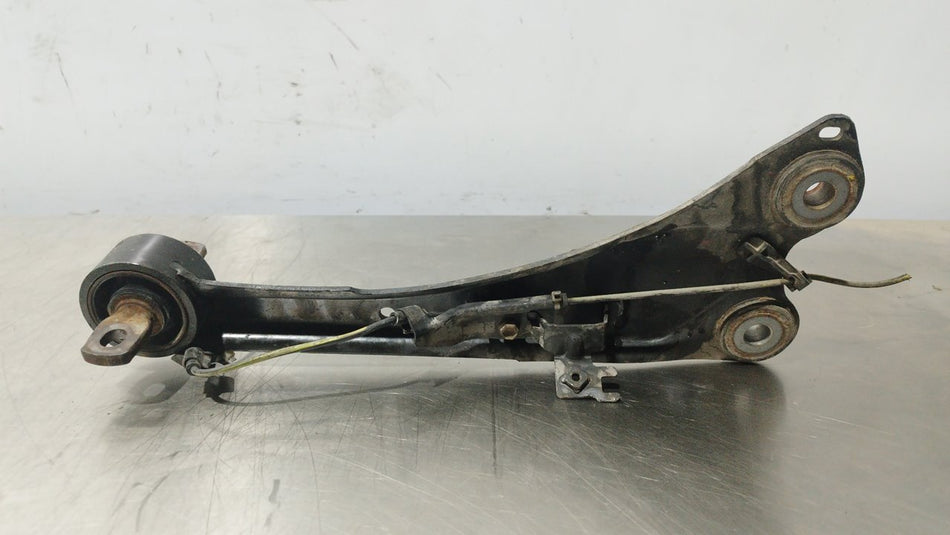 Fechadura porta traseira esquerda | Toyota Corolla Verso (E12)