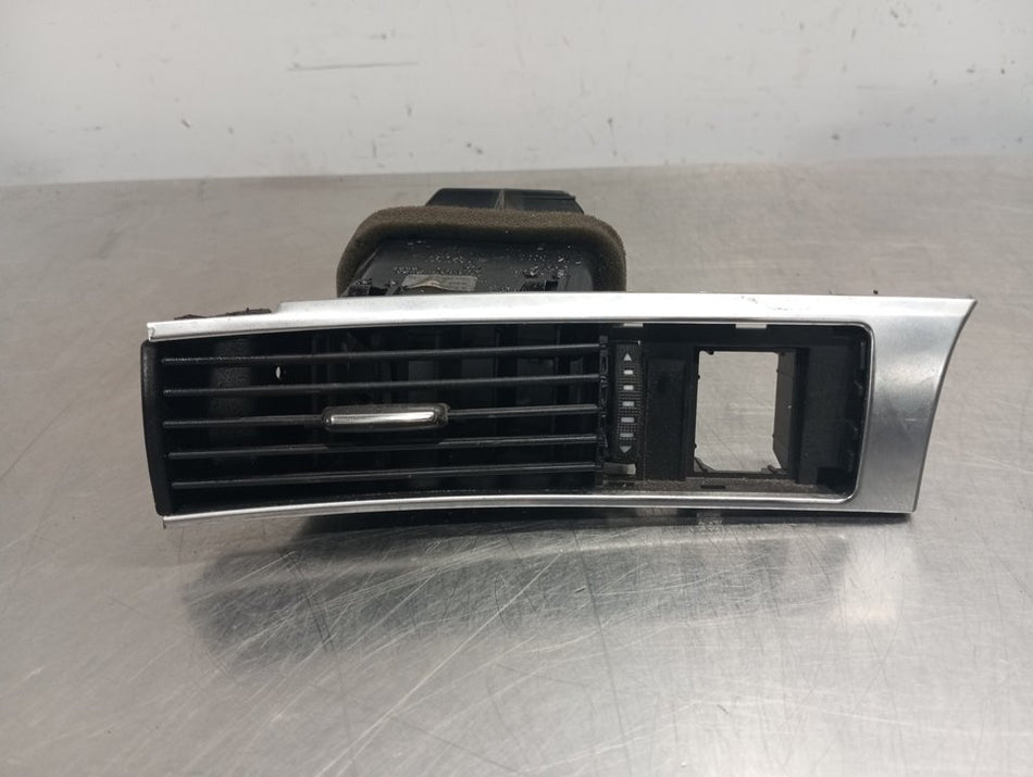 Grelha de ventilação | Audi 6 Berlina (4F2)