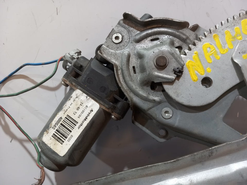 Elevador dos vidros traseiro esquerdo | Nissan Almera (N16/E)