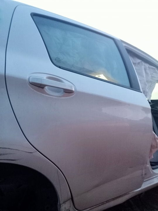 Porta traseira direita | Toyota Yaris (P13)