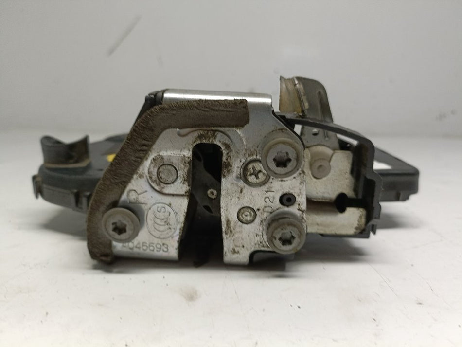 Fechadura porta da mala | Toyota R4V4 (A3)