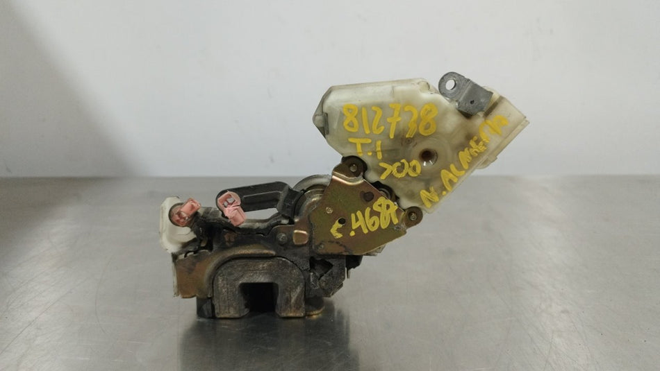 Fechadura porta traseira esquerda | Nissan Almera (N16/E)