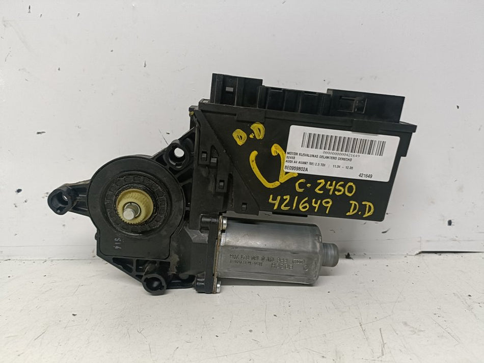 Motor do elevador frontal direito | Audi A4 Avant (8E)