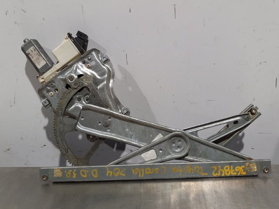 Elevador dos vidros frontal direito | Toyota Corolla (E12)