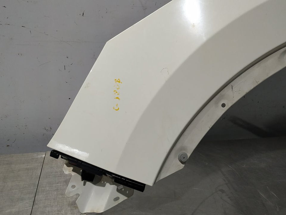 Guarda-lamas frontal esquerdo | Nissan Qashqai (J11E)