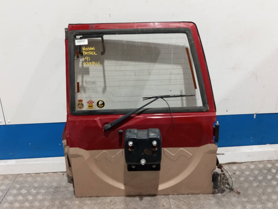 Porta da mala direita | Nissan Patrol GR (Y60)