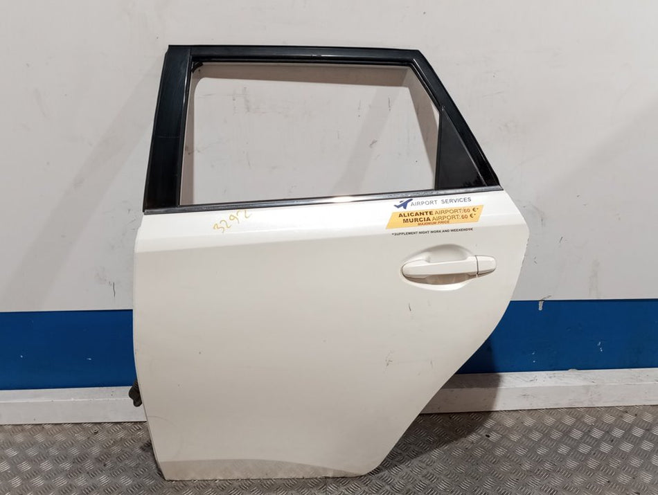 Porta traseira esquerda | Toyota Auris (E18)