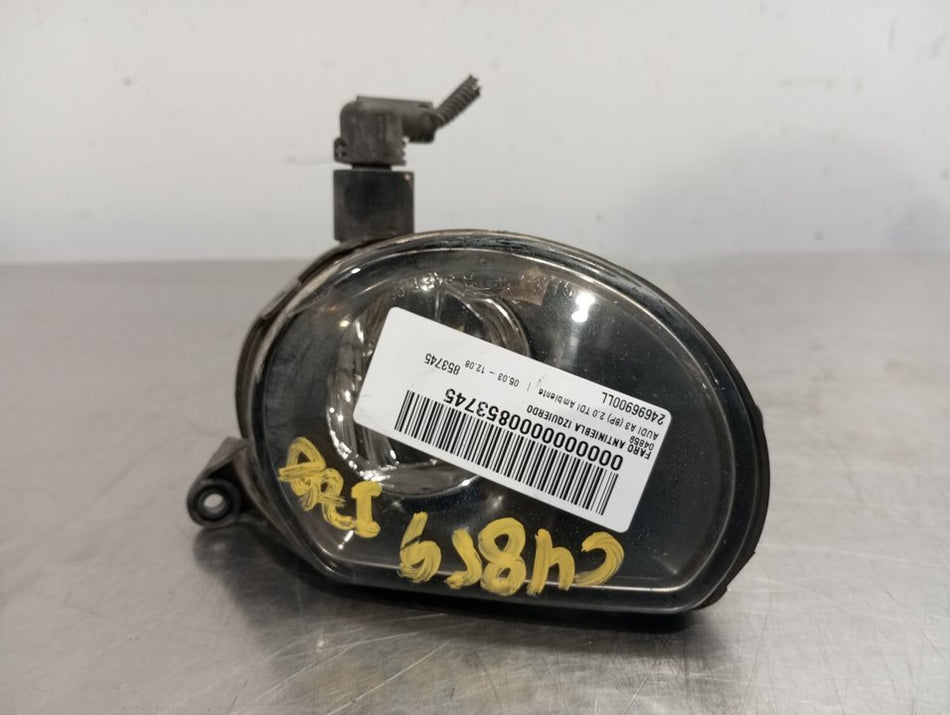 Farol de nevoeiro esquerdo | Audi A3 (8P1)