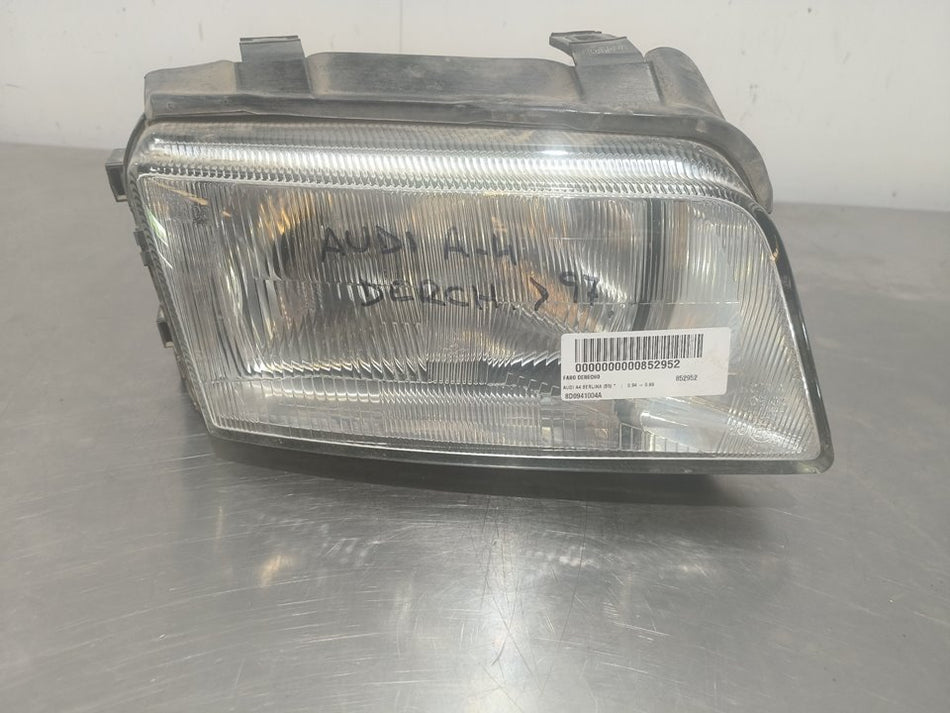 Ótica direita | Audi A4 Berlina (B5)