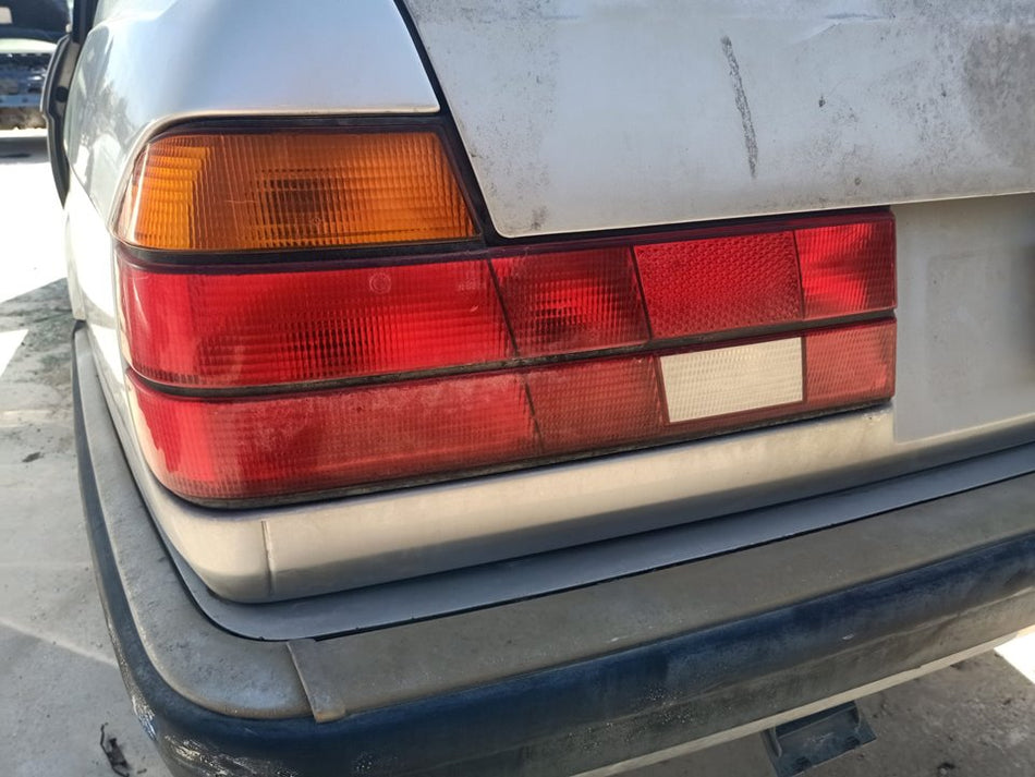 Farolim traseiro esquerdo | BMW Série 7 (E32)