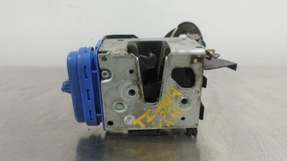 Fechadura porta traseira esquerda | Audi A4 Berlina (B5)